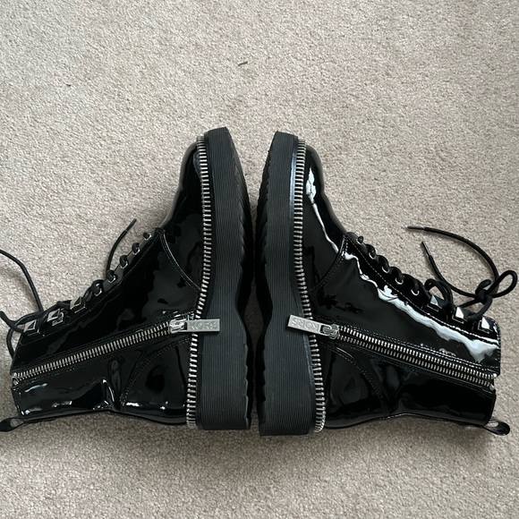 Michael Kors Black Booties worn only once excellent condition - Picture 3 of 9